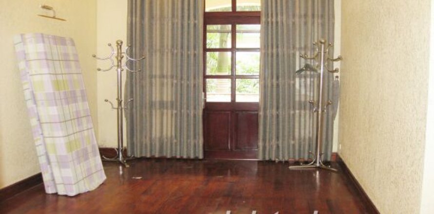 4 bedrooms House in Tay Ho, Ha Noi, No. 7331