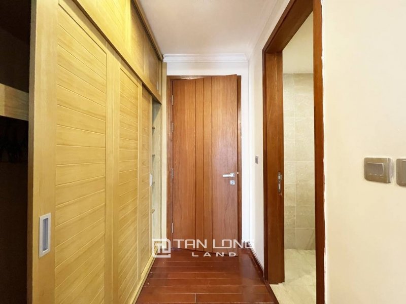 3 bedrooms Apartment in Tay Ho, Ha Noi, Vietnam No. 2232