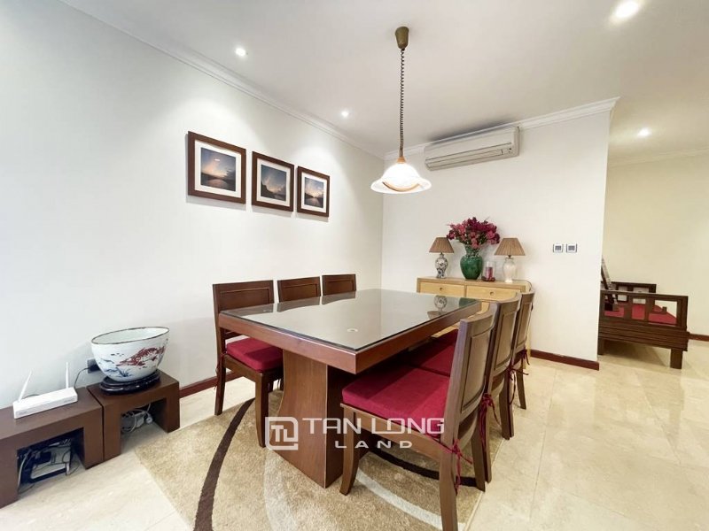 3 bedrooms Apartment in Tay Ho, Ha Noi, Vietnam No. 2232