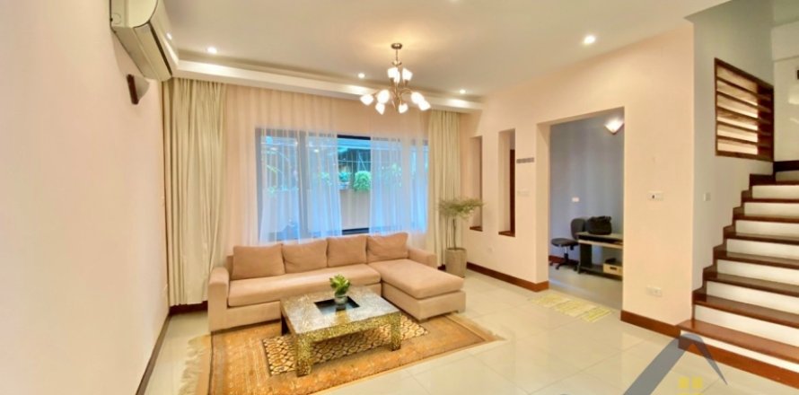 5 bedrooms Villa in Tay Ho, Ha Noi, No. 19955