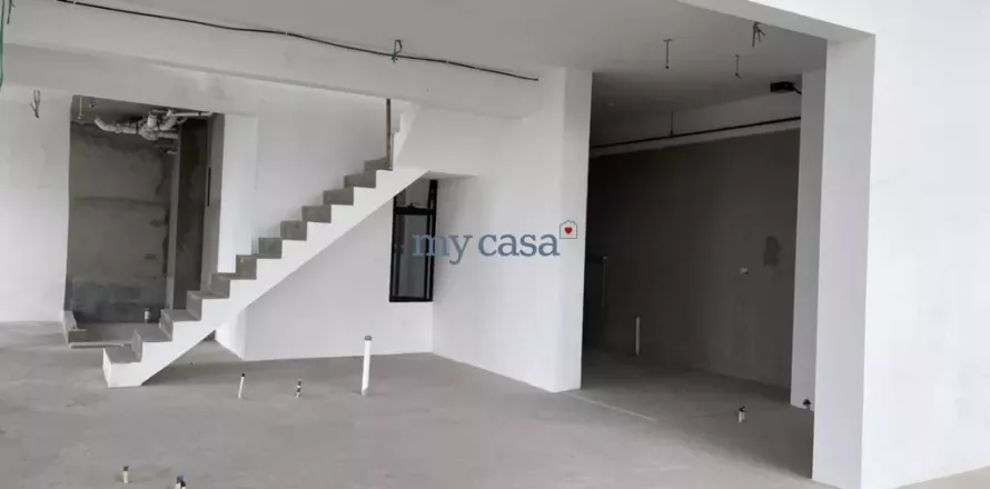 Квартира с 4 спальнями в Тхудык, Хошимин ,  № 11147