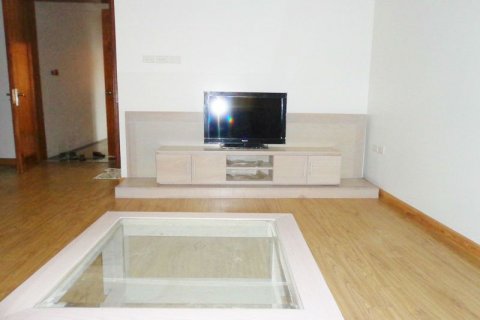 1 bedroom Apartment in Dong Da, Ha Noi, No. 6251 2