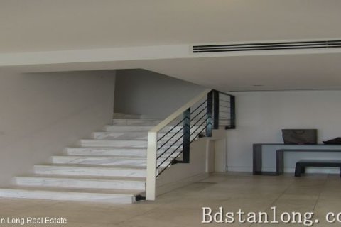 Квартира с 3 спальнями в Тэйхо, Ханой ,  № 8607