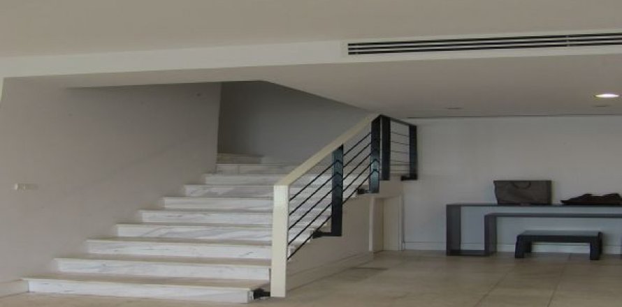 Квартира с 3 спальнями в Тэйхо, Ханой , № 8607