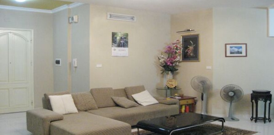 3 bedrooms Apartment in Cau Giay, Ha Noi, No. 8605