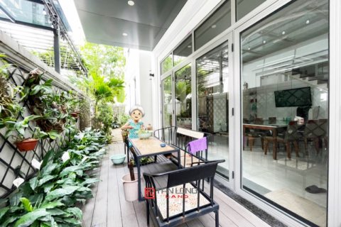 4 bedrooms Villa in Long Bien, Ha Noi, No. 2097