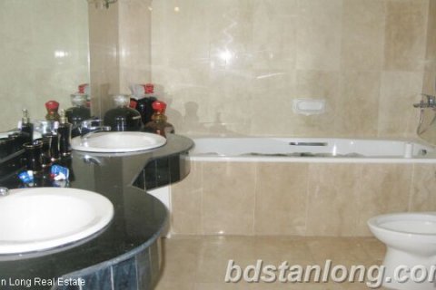 4 bedrooms Apartment in Tay Ho, Ha Noi,  No. 7540 8