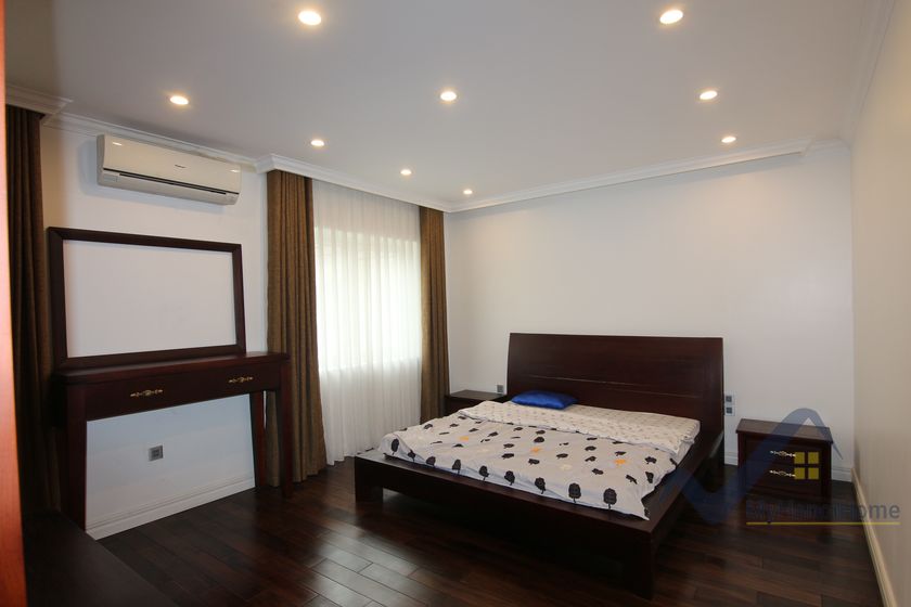 4 bedrooms Villa in Long Bien, Ha Noi, Vietnam No. 19407