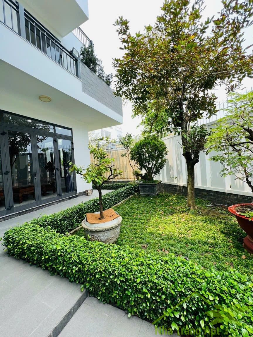 4 bedrooms Villa in Nha Trang, Vietnam No. 28269