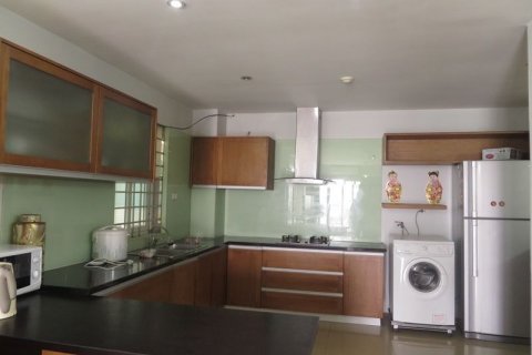 3 bedrooms Apartment in Dong Da, Ha Noi, No. 6020 4
