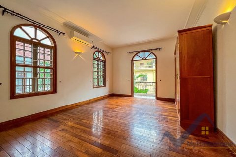 5 bedrooms Villa in Tay Ho, Ha Noi, No. 19935 12