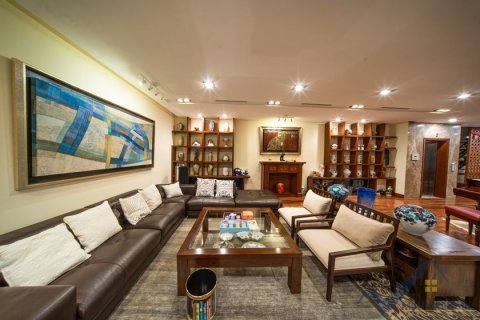 4 bedrooms Villa in Tay Ho, Ha Noi,  No. 19106 9