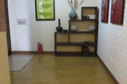 Квартира с 4 спальнями в Тэйхо, Ханой , № 6314