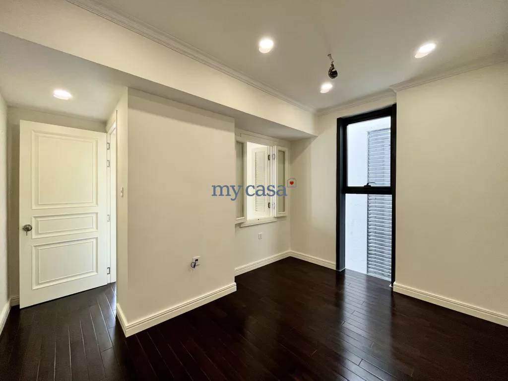3 bedrooms Apartment in Ho Chi Minh, Vietnam No. 11100