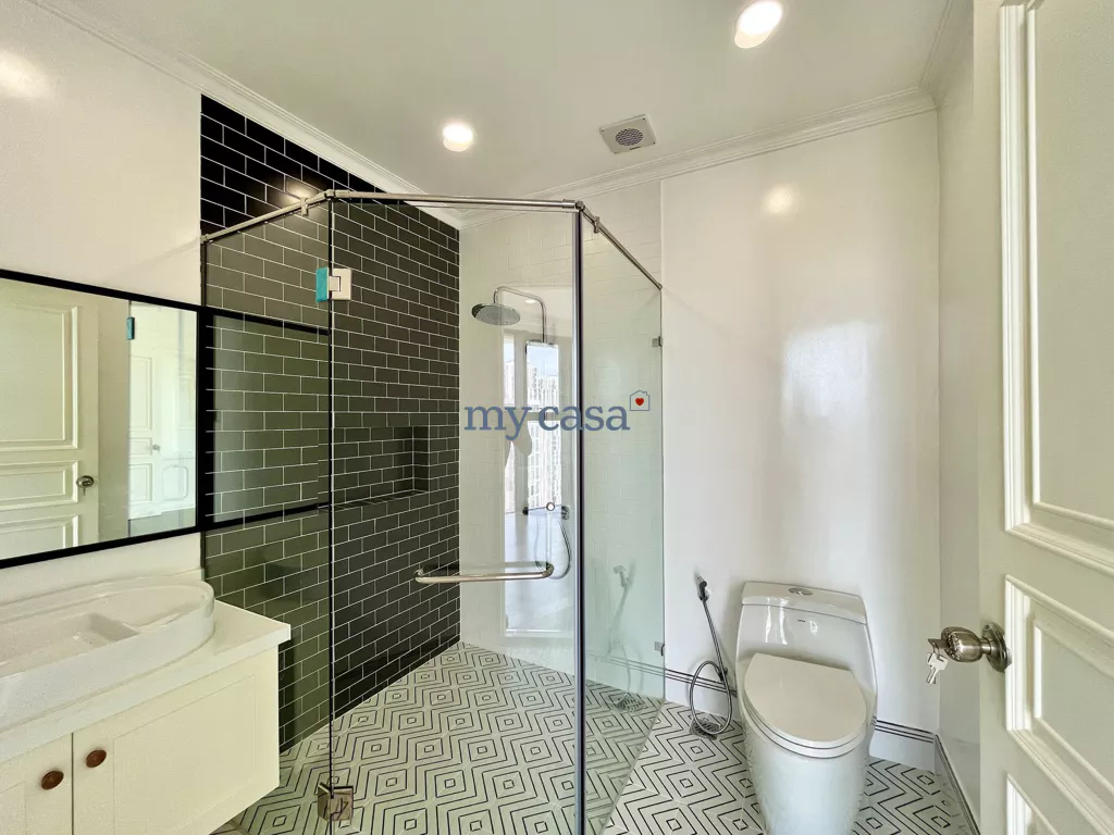 5 bedrooms Apartment in Ho Chi Minh, Vietnam No. 11101