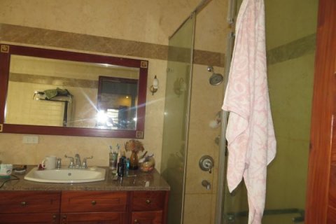 Вилла с 4 спальнями в Лонгбьен, Ханой , № 6347 25