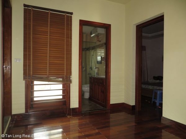 4 bedrooms Villa in Long Bien, Ha Noi, Vietnam No. 6347