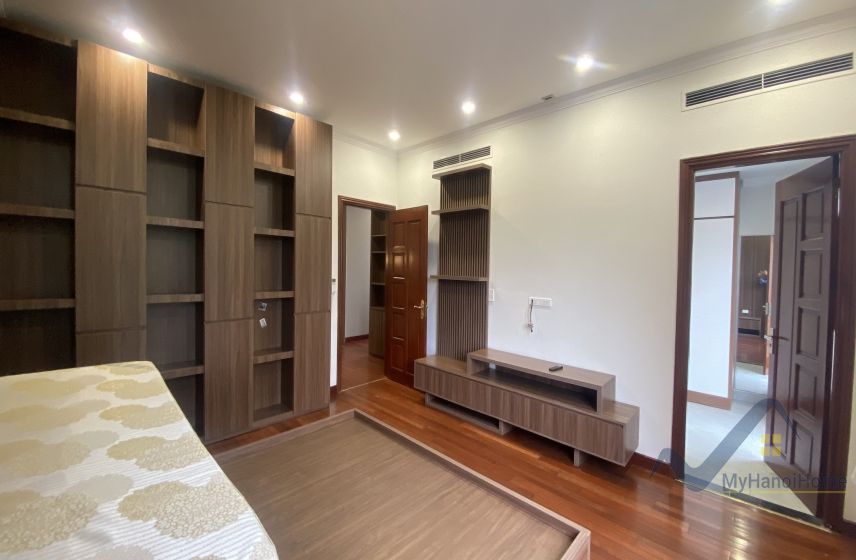 4 bedrooms Villa in Long Bien, Ha Noi, Vietnam No. 20348
