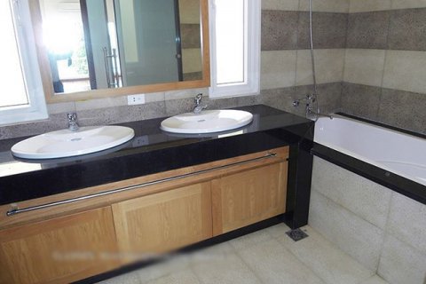 5 bedrooms Villa in Tay Ho, Ha Noi, No. 6189 3