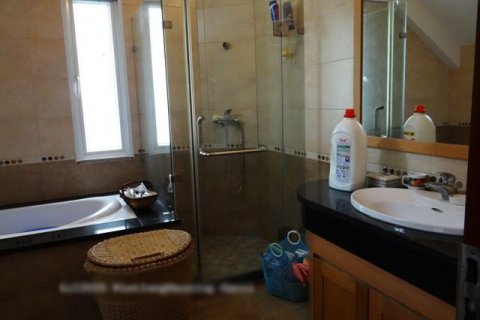 5 bedrooms Villa in Tay Ho, Ha Noi, No. 6189 9