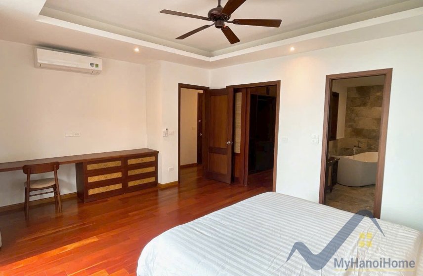 4 bedrooms Apartment in Tay Ho, Ha Noi, Vietnam No. 26462