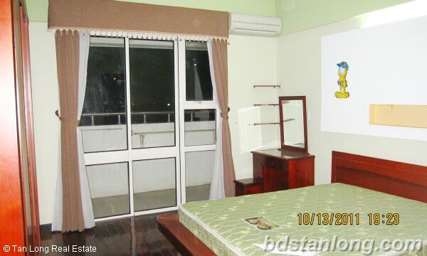 3 bedrooms Apartment in Dong Da, Ha Noi, Vietnam No. 8256