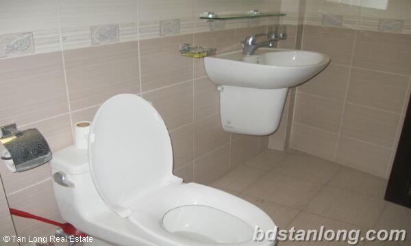 Дом с 4 спальнями в Бадинь, Ханой, Вьетнам № 8090
