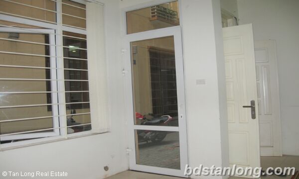 Дом с 4 спальнями в Бадинь, Ханой, Вьетнам № 8090