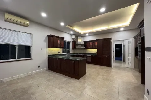 5 bedrooms House in Thu Duc, Ho Chi Minh,  No. 27105 10
