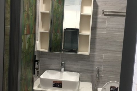 Studio Apartment in District 4, Ho Chi Minh, No. 29314 8