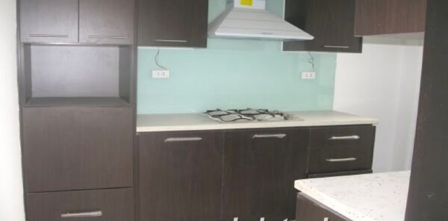 Квартира с 3 спальнями в Каузяй, Ханой , № 8577