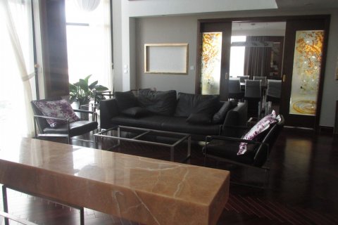 4 bedrooms Duplex in Hai Ba Trung, Ha Noi, No. 9496 2