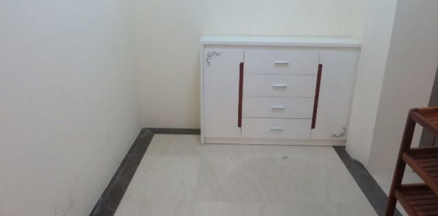 Квартира с 4 спальнями в Тэйхо, Ханой , № 7396