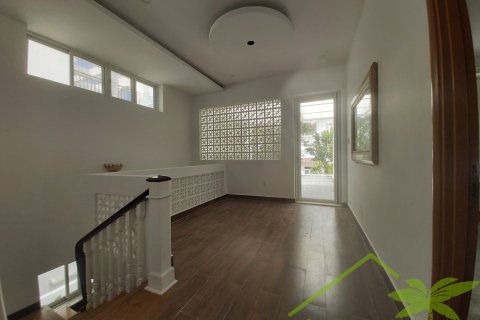 4 bedrooms Villa in Nha Trang, No. 28477 9