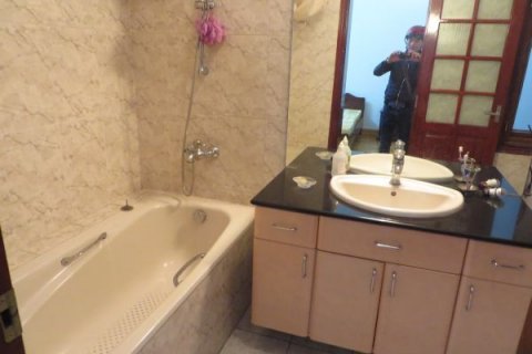 Дом с 4 спальнями в Бадинь, Ханой , № 6340 9