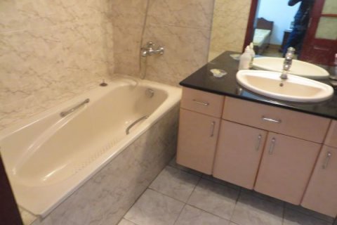 Дом с 4 спальнями в Бадинь, Ханой , № 6340 11