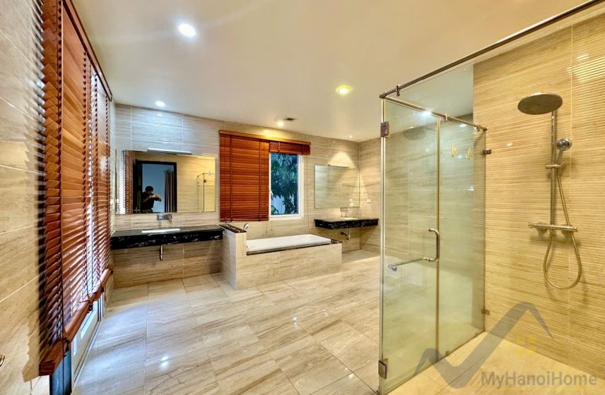 4 bedrooms Villa in Long Bien, Ha Noi, Vietnam No. 30333