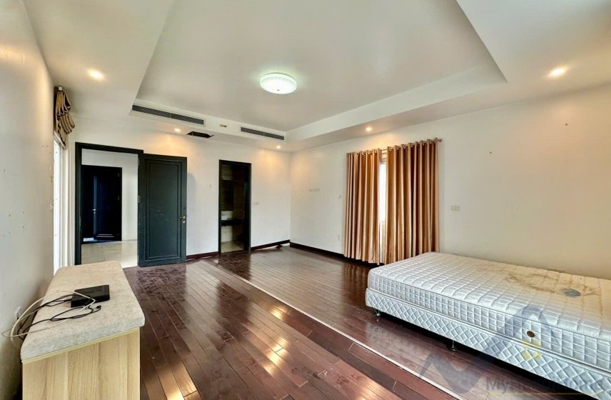 4 bedrooms Villa in Long Bien, Ha Noi, Vietnam No. 30333