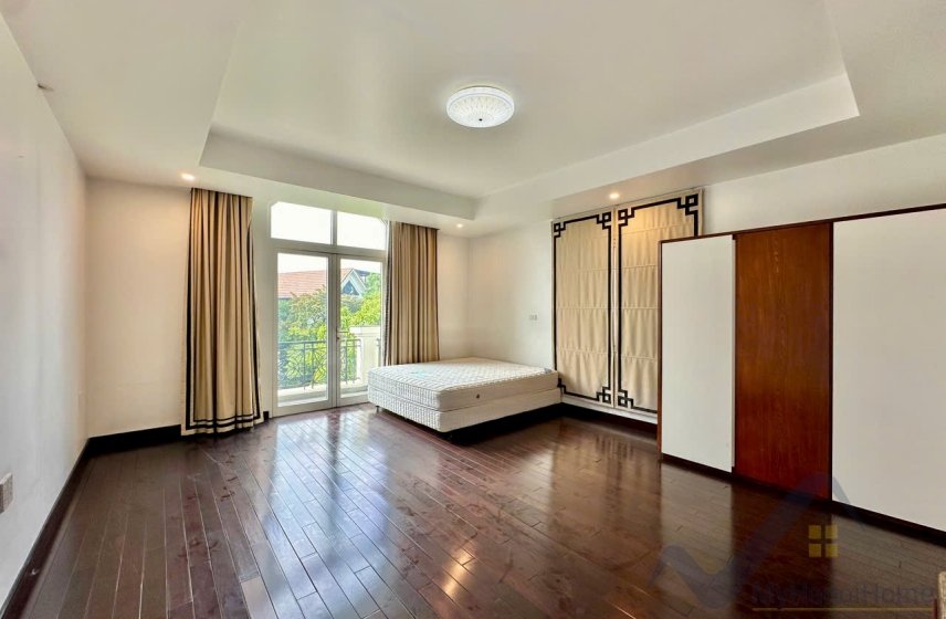 4 bedrooms Villa in Long Bien, Ha Noi, Vietnam No. 30333