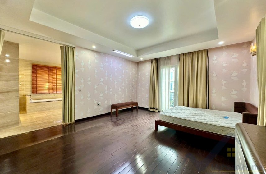 4 bedrooms Villa in Long Bien, Ha Noi, Vietnam No. 30333