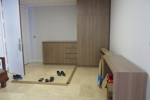 Квартира с 3 спальнями в Тэйхо, Ханой ,  № 6481