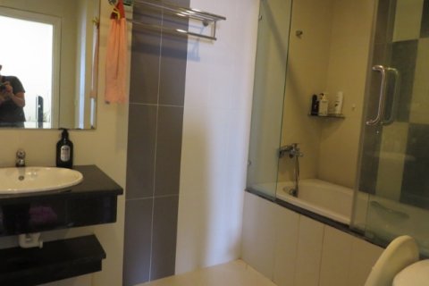 3 bedrooms Apartment in Dong Da, Ha Noi, No. 4105 10