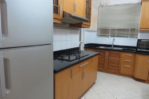 Квартира с 4 спальнями в Тэйхо, Ханой , № 7886