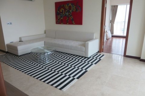 3 bedrooms Apartment in Tay Ho, Ha Noi, No. 5613 5