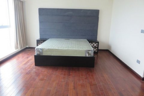 3 bedrooms Apartment in Tay Ho, Ha Noi, No. 5613 6