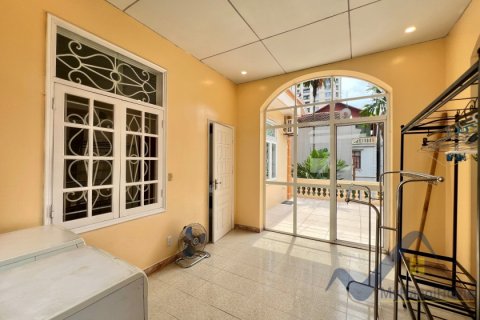 4 bedrooms Villa in Tay Ho, Ha Noi, No. 26645 18