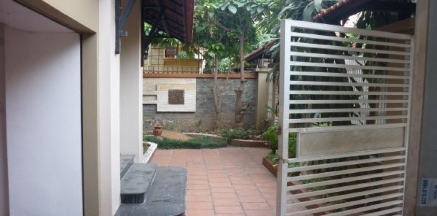 5 bedrooms Villa in Cau Giay, Ha Noi,  No. 8811