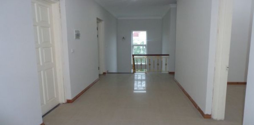 4 bedrooms House in Bac Tu Liem, Ha Noi,  No. 8132