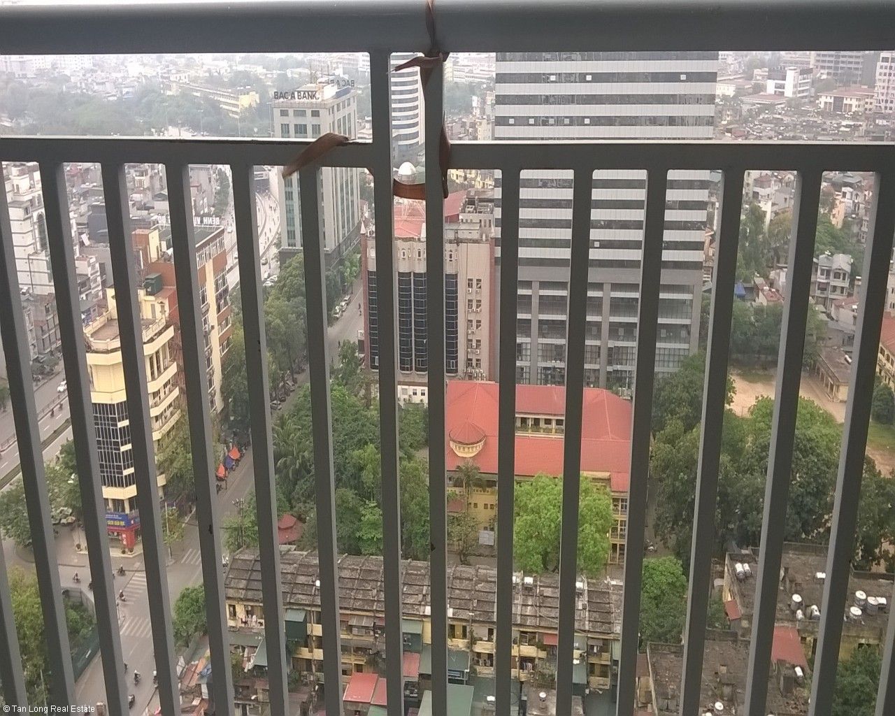 3 bedrooms Apartment in Dong Da, Ha Noi, Vietnam No. 5905