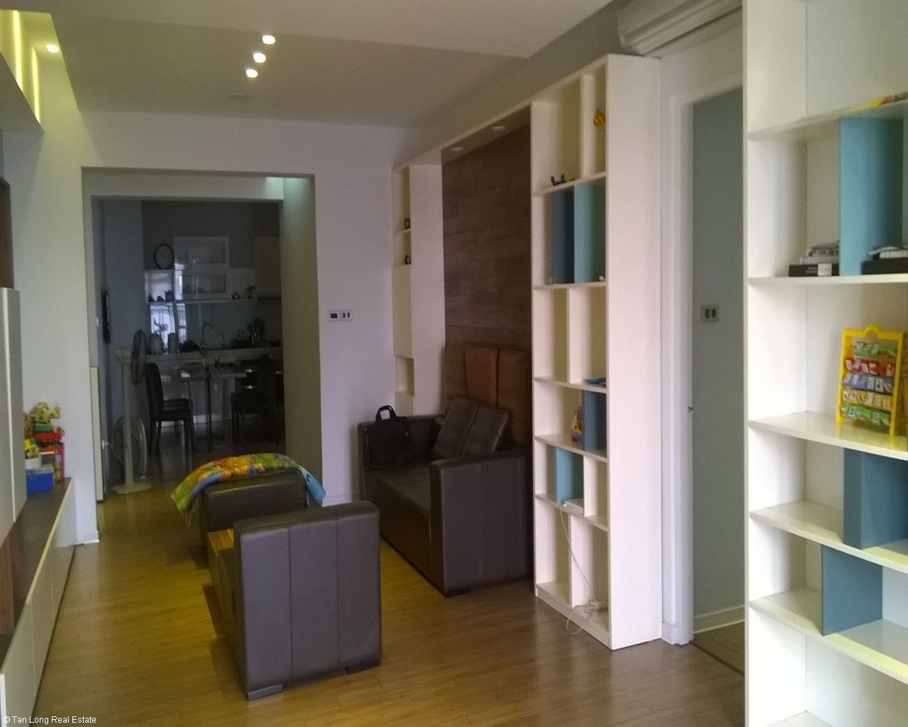 3 bedrooms Apartment in Dong Da, Ha Noi, Vietnam No. 5905